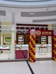 На відкриття нового ювелірного магазину KSD AURUM в ТРЦ Мегамолл завітав Олександр Очеретний